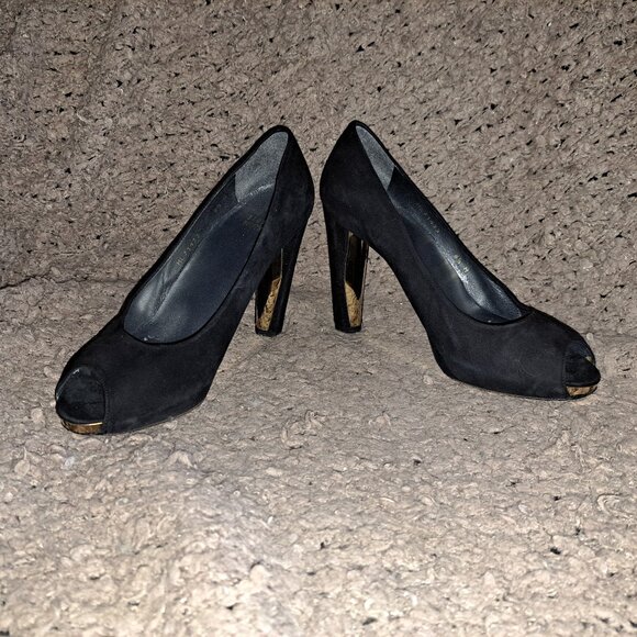 STUART WEITZMAN-Black Suede Peep Toe Pumps-Gold Inner Heel-Sz 8.5-Excellent - Picture 4 of 8